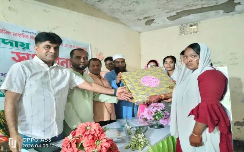 ঝালকাঠিতে এসএসসি পরীক্ষার্থীদের আবেগঘন বিদায়, নকলমুক্ত পরীক্ষার অঙ্গীকার